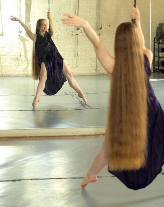 Дівчата з довгими волоссям. Частина 2 (58 фото) – фото 11