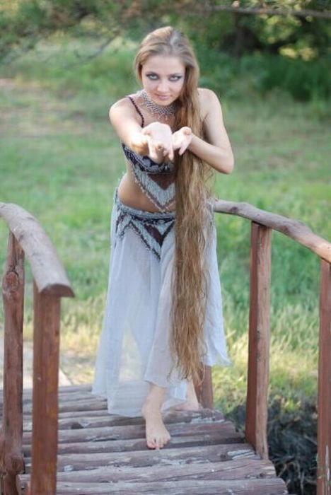 Дівчата з довгими волоссям. Частина 2 (58 фото) – фото 41