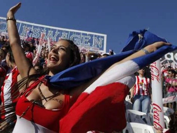 Футбольна фанатка з Парагваю, Лариса Рікельме (22 фото) – фото 9