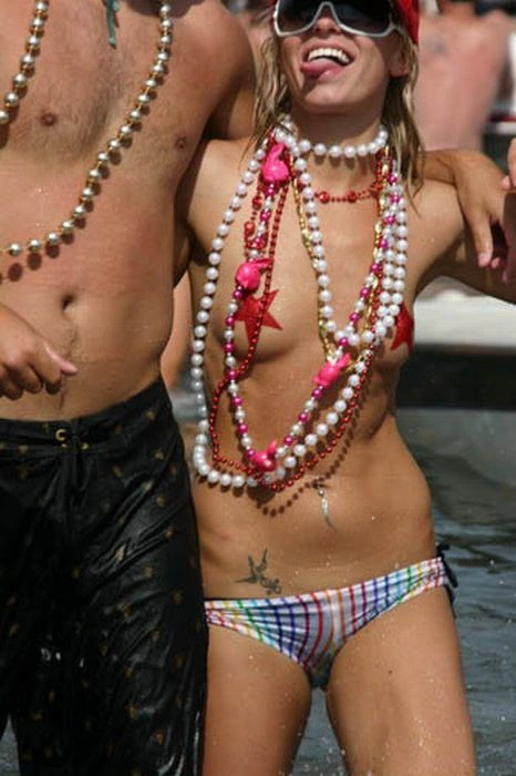 Голі дівчата на озері Хавасу (100 фото) – фото 3