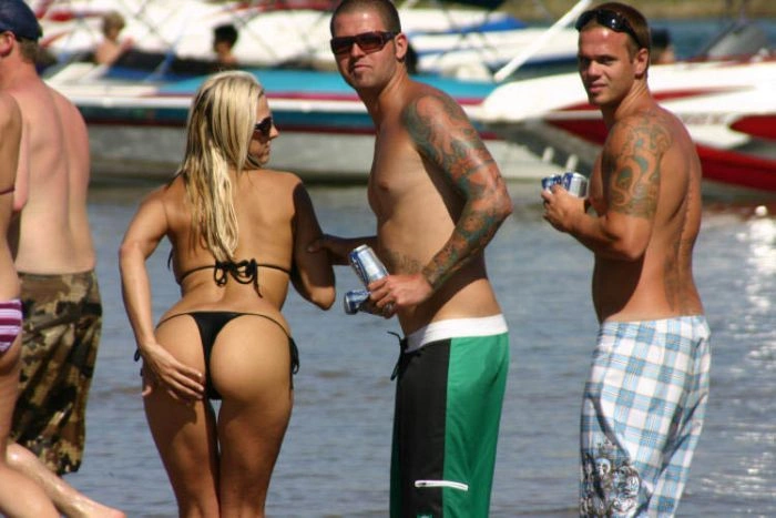 Голі дівчата на озері Хавасу (100 фото) – фото 5