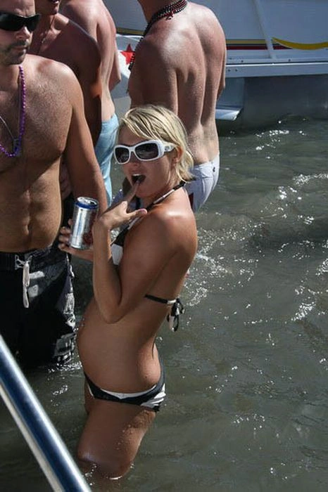 Голі дівчата на озері Хавасу (100 фото) – фото 8