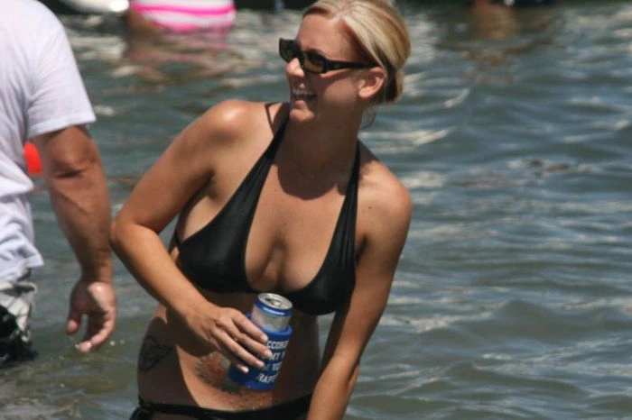 Голі дівчата на озері Хавасу (100 фото) – фото 17