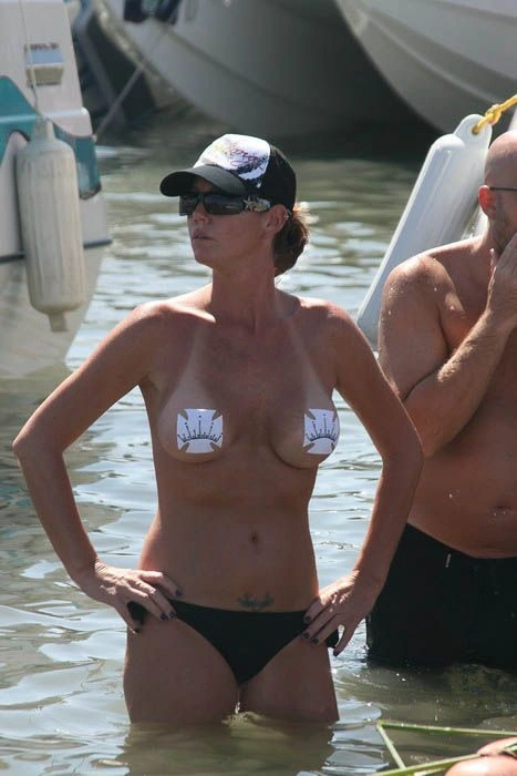 Голі дівчата на озері Хавасу (100 фото) – фото 21