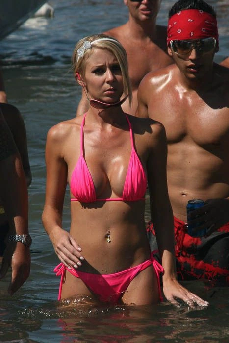 Голі дівчата на озері Хавасу (100 фото) – фото 24