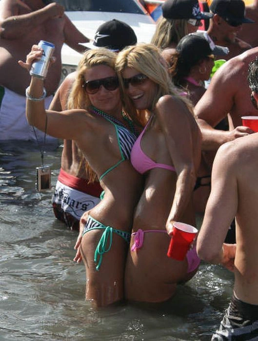 Голі дівчата на озері Хавасу (100 фото) – фото 71