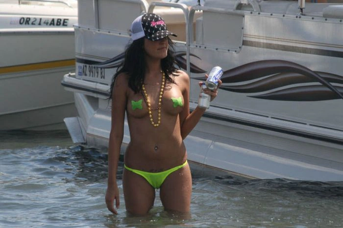 Голі дівчата на озері Хавасу (100 фото) – фото 83