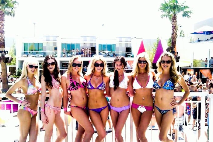 Клер Сінклер стала Міс Плейбой 2011 року (29 фото) – фото 13