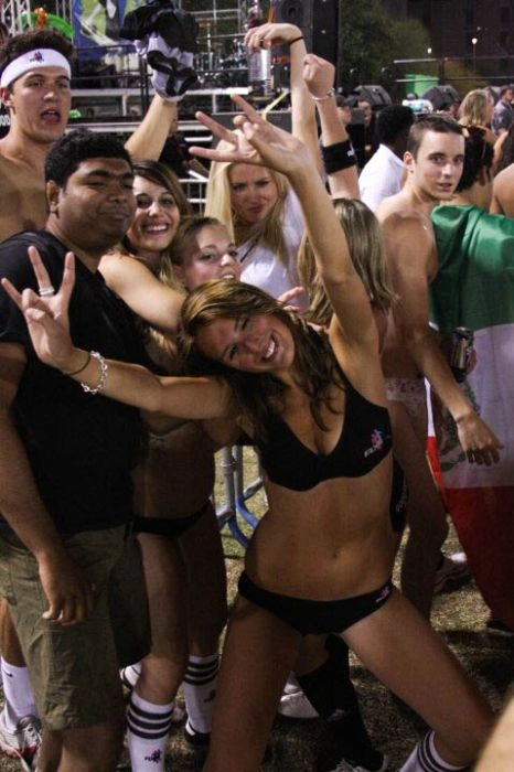 Біг у нижній білизні (55 фото) – фото 11