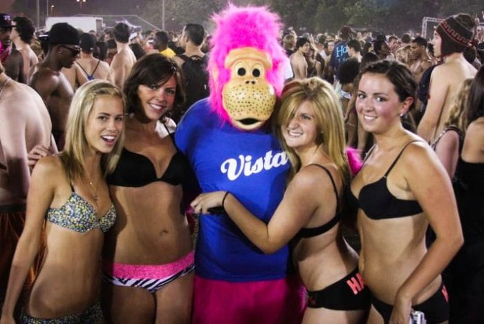 Біг у нижній білизні (55 фото) – фото 44