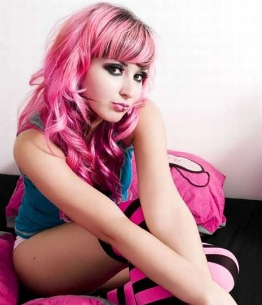 Дівчата з кислотними волоссям (25 фото) – фото 15