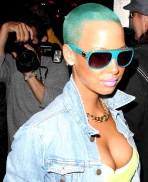 Дівчата з кислотними волоссям (25 фото) – фото 24