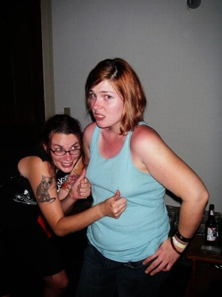 Дівчата хапають одна одну за груди (95 фото) – фото 83