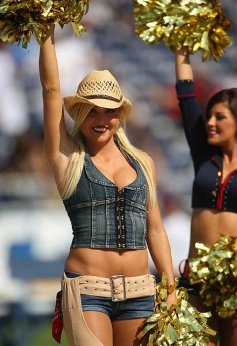 Дівчата з групи підтримки команд NFL (92 фото) – фото 2