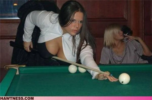 Гарні дівчата, які роблять дивні речі. Частина 3 (50 фото) – фото 4