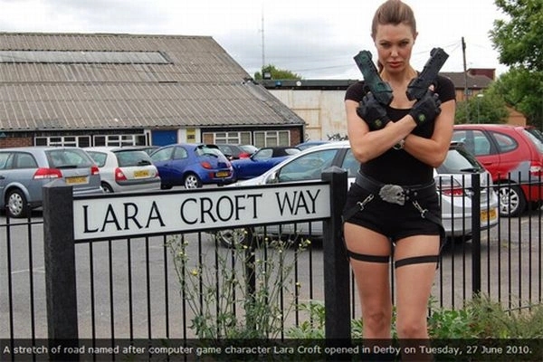 Гарні дівчата, які роблять дивні речі. Частина 3 (50 фото) – фото 33