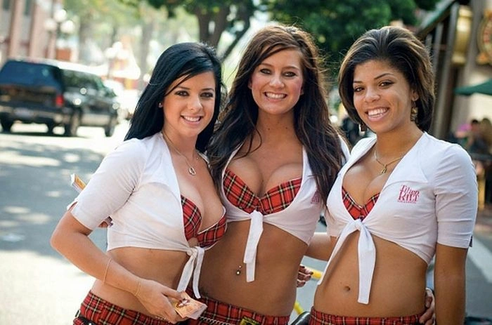 Найсексуальніші декольте Comic Con 2010 (14 фото) – фото 1