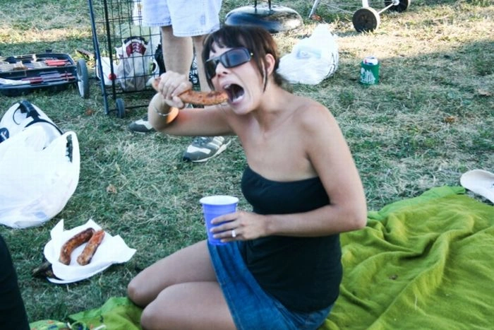 Дівчата їдять хот-доги (78 фото) – фото 30