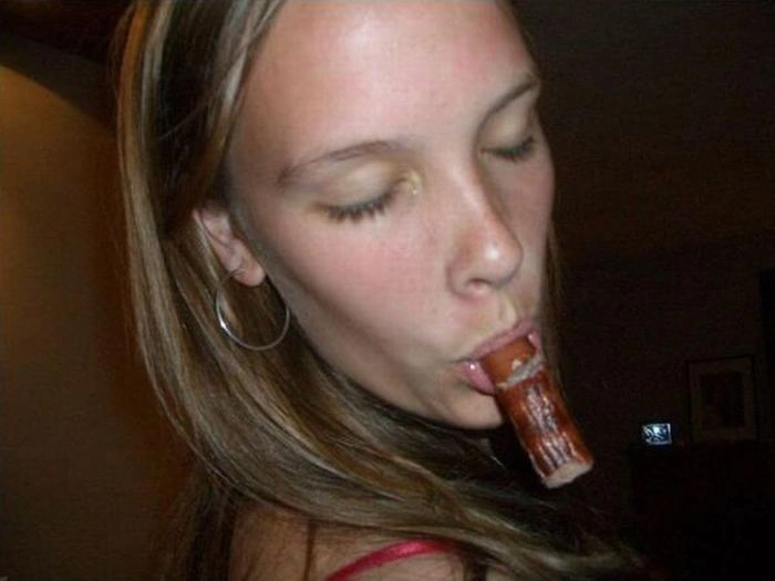 Дівчата їдять хот-доги (78 фото) – фото 56