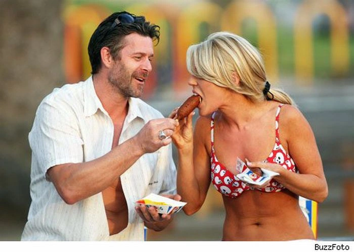 Дівчата їдять хот-доги (78 фото) – фото 64