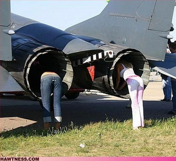 Чарівні дівчата, які займаються дивними речами (70 фото) – фото 18