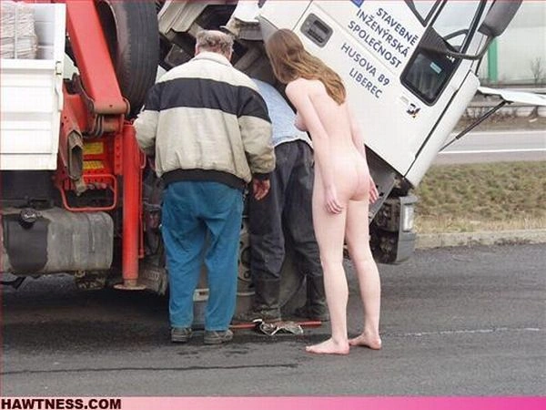 Чарівні дівчата, які займаються дивними речами (70 фото) – фото 21