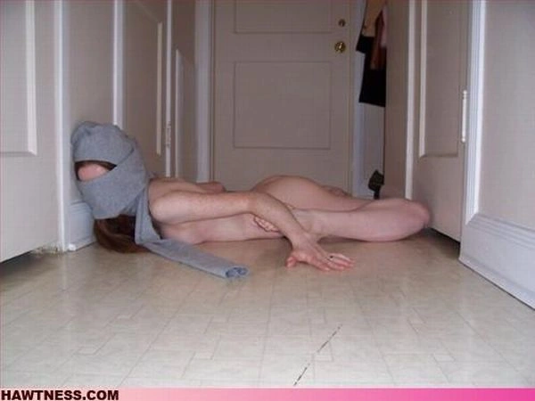 Чарівні дівчата, які займаються дивними речами (70 фото) – фото 22