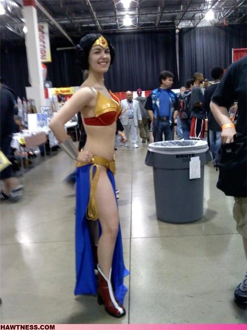 Чарівні дівчата, які займаються дивними речами (70 фото) – фото 41