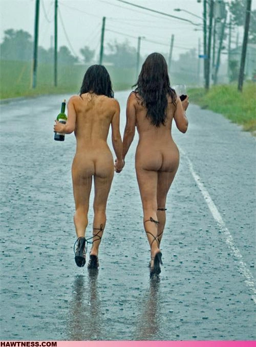 Чарівні дівчата, які займаються дивними речами (70 фото) – фото 47