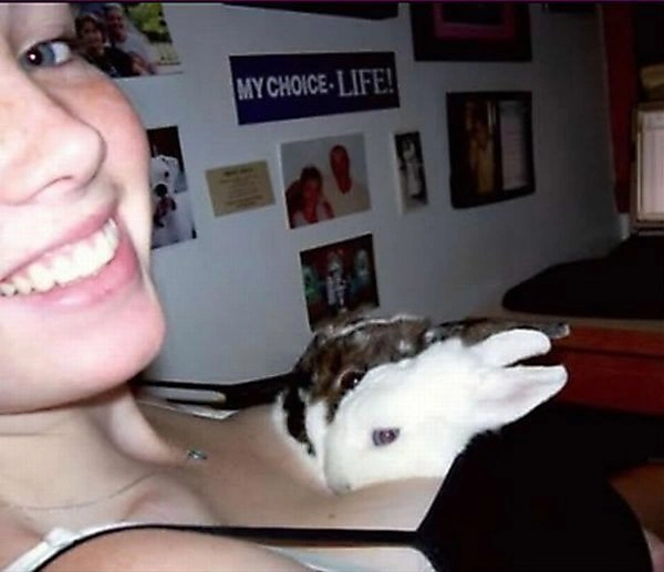 Щось не вміщається в декольте (21 фото) – фото 4