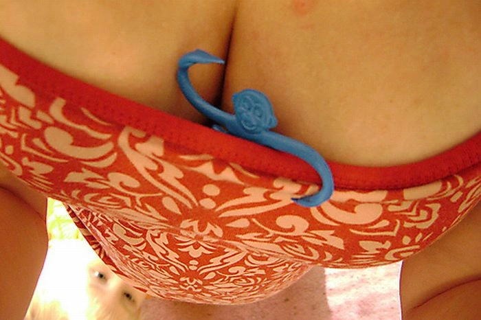 Щось не вміщається в декольте (21 фото) – фото 7