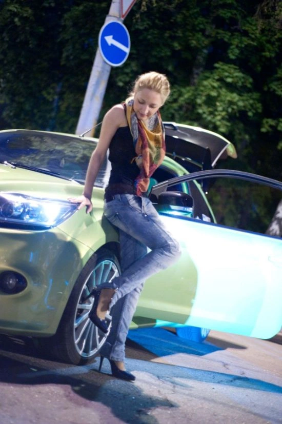 Наші дівчата та їх автомобілі (28 фото) – фото 9