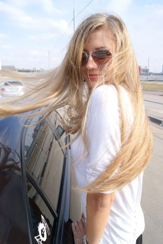 Наші дівчата та їх автомобілі (28 фото) – фото 26