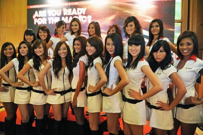 Красиві дівчата з гонок Формули 1 (59 фото) – фото 36