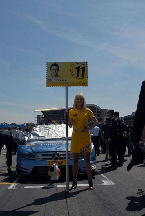 Красиві дівчата з гонок Формули 1 (59 фото) – фото 44