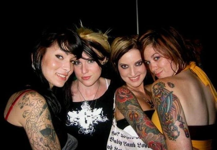 Сексуальні дівчата з татуюваннями (97 фото) – фото 67