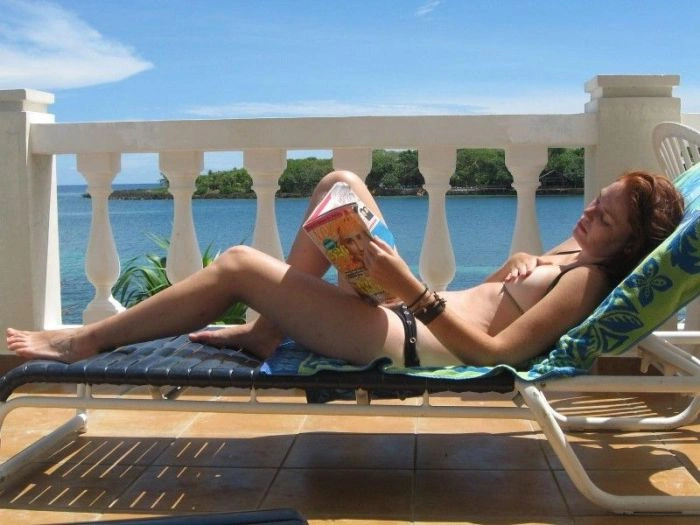 Дівчата, що прикриваються рукою. Частина 3 (24 фото) – фото 22