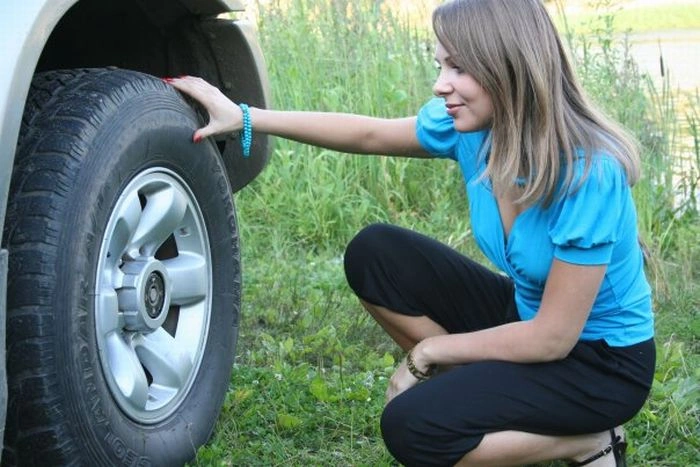 Дівчата та автомобілі (29 фото) – фото 15