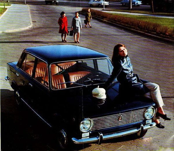 Дівчата та автомобілі (29 фото) – фото 21