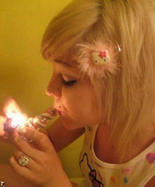 Дівчата курять (45 фото) – фото 15