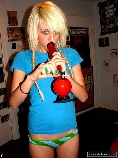 Дівчата курять (45 фото) – фото 17