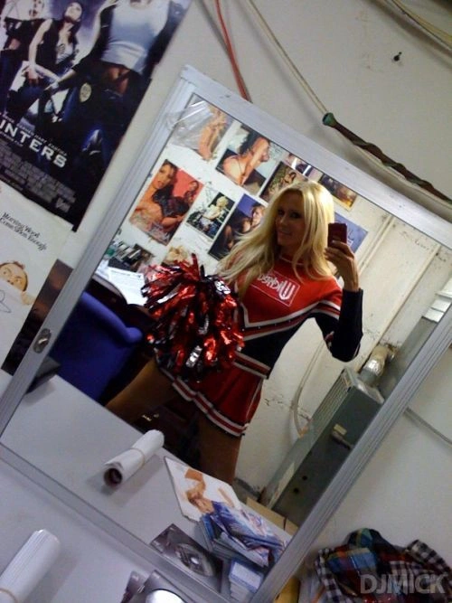 Дівчата перед дзеркалом (150 фото) – фото 16