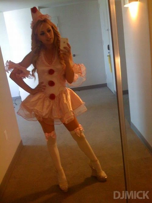 Дівчата перед дзеркалом (150 фото) – фото 46