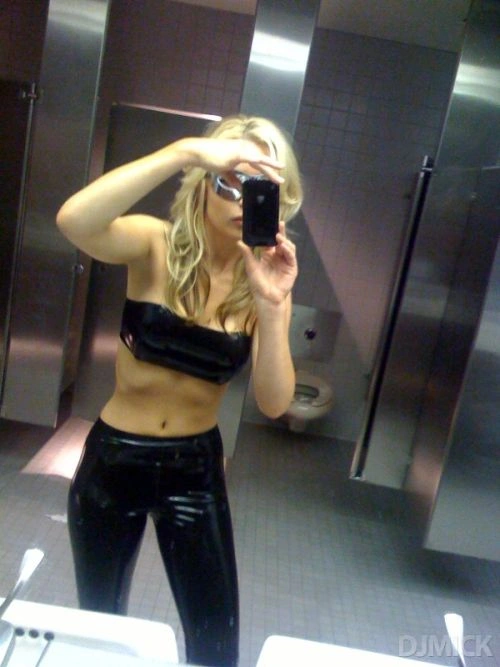 Дівчата перед дзеркалом (150 фото) – фото 50