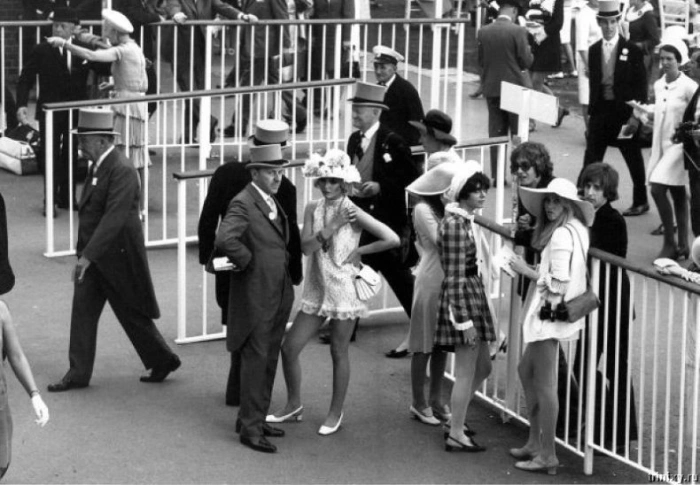 Міні-спідниці 70-х (36 фото) – фото 14