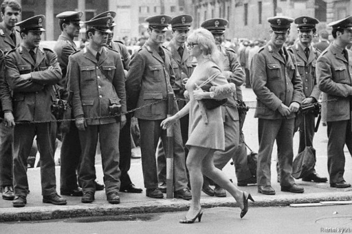 Міні-спідниці 70-х (36 фото) – фото 17