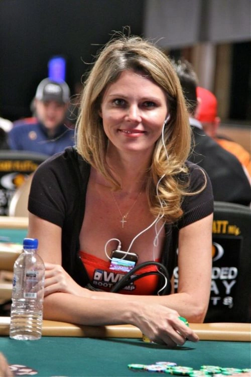 Дівчата - професійні гравці в покер (30 фото) – фото 11