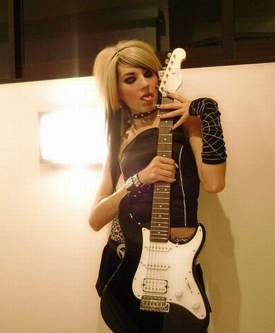 Дівчата та музичні інструменти (47 фото) – фото 9