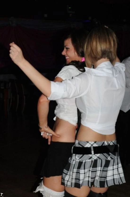 Дівчата в шкільній формі в нічних клубах (100 фото) – фото 14
