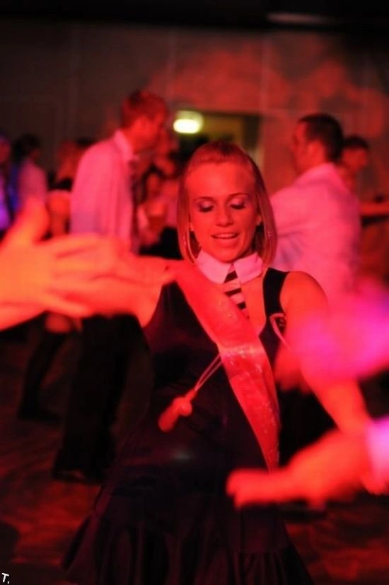 Дівчата в шкільній формі в нічних клубах (100 фото) – фото 34